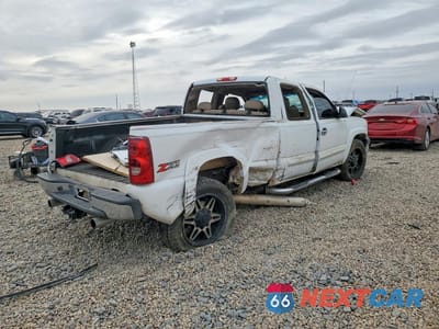Trzecie zdjęcie samochodu z tyłu: 2003 CHEVROLET SILVERADO K1500 VIN:1GCEK19T33E346991 - miniatura
