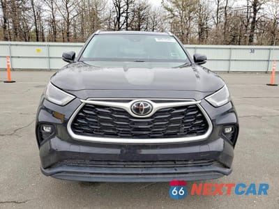 Piąte zdjęcie samochodu w środku: 2021 TOYOTA HIGHLANDER XLE VIN:5TDGZRBH8MS143535 - miniatura