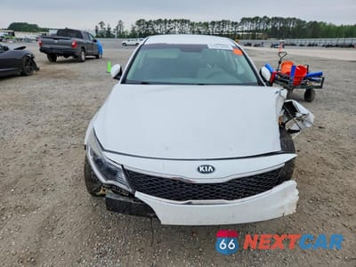 Piąte zdjęcie samochodu w środku: 2018 KIA OPTIMA LX VIN:5XXGT4L33JG215648 - miniatura