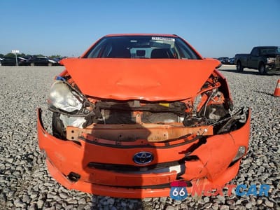 Piąte zdjęcie samochodu w środku: 2014 TOYOTA PRIUS C TWO VIN:JTDKDTB3XE1082312 - miniatura