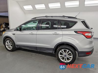 Drugie zdjęcie samochodu z przodu: 2017 FORD ESCAPE SE VIN:1FMCU9GD7HUD29423 - miniatura