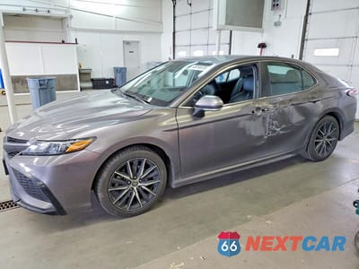 2022 TOYOTA CAMRY SE 4T1G11AK4NU038117 - główne zdjęcie licytacji z USA - miniatura
