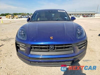 Piąte zdjęcie samochodu w środku: 2023 PORSCHE MACAN S VIN:WP1AG2A57PLB41421 - miniatura