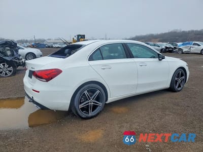 Trzecie zdjęcie samochodu z tyłu: 2022 MERCEDES-BENZ A 220 4MATIC VIN:W1K3G4FB5NJ349946 - miniatura