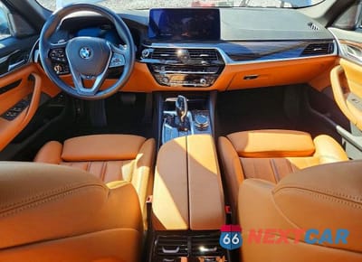 Zdjęcie 8 z 12 samochodu: 2023 BMW 5 SERIES VIN:WBA33AG0XPCM16921 - miniatura