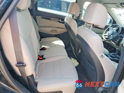 Zdjęcie 11 z 13 samochodu: 2017 KIA SORENTO LX VIN:5XYPG4A38HG222530 - miniatura