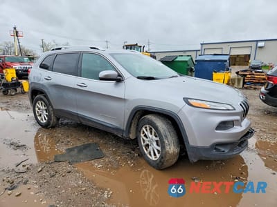 Czwarte zdjęcie samochodu z boku: 2016 JEEP CHEROKEE LATITUDE VIN:1C4PJMCS1GW198658 - miniatura