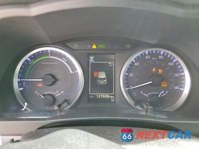 Zdjęcie 9 z 13 samochodu: 2019 TOYOTA HIGHLANDER HYBRID LE VIN:5TDBGRFH8KS076345 - miniatura