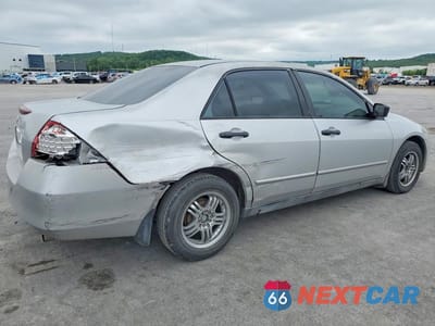 Trzecie zdjęcie samochodu z tyłu: 2007 HONDA ACCORD VALUE VIN:1HGCM561X7A165302 - miniatura