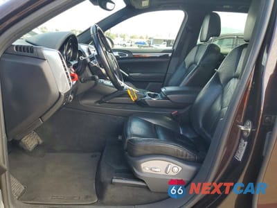 Zdjęcie 7 z 13 samochodu: 2016 PORSCHE CAYENNE VIN:WP1AA2A20GLA10290 - miniatura