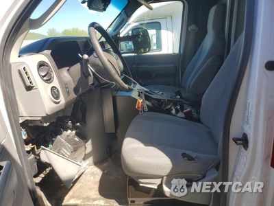 Zdjęcie 7 z 12 samochodu: 2019 FORD E-350 VIN:1FDWE3FSXKDC73136 - miniatura