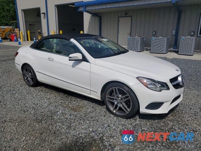 Czwarte zdjęcie samochodu z boku: 2014 MERCEDES-BENZ E 350 VIN:WDDKK5KF5EF278744 - miniatura