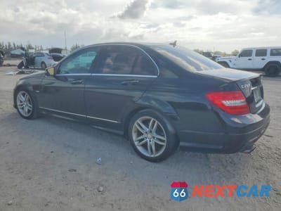 Drugie zdjęcie samochodu z przodu: 2012 MERCEDES-BENZ C 250 VIN:WDDGF4HB9CR232791 - miniatura