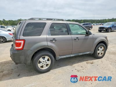 Trzecie zdjęcie samochodu z tyłu: 2010 FORD ESCAPE XLT VIN:1FMCU0D74AKC76661 - miniatura