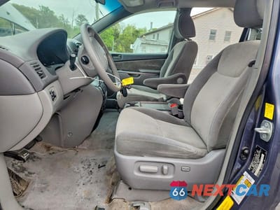 Zdjęcie 7 z 14 samochodu: 2010 TOYOTA SIENNA LE 7-PASSENGER VIN:5TDKK4CC4AS330173 - miniatura
