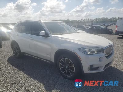 Czwarte zdjęcie samochodu z boku: 2017 BMW X5 SDRIVE35I VIN:5UXKR2C51H0U18997 - miniatura