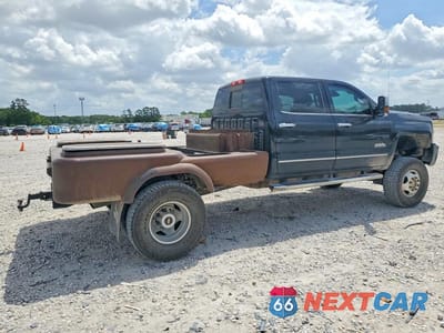 Trzecie zdjęcie samochodu z tyłu: 2017 CHEVROLET SILVERADO K3500 HIGH COUNTRY VIN:1GC4K1EY3HF176419 - miniatura