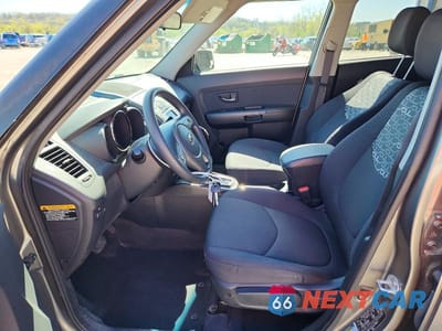 Zdjęcie 7 z 12 samochodu: 2010 KIA SOUL + VIN:KNDJT2A27A7179847 - miniatura
