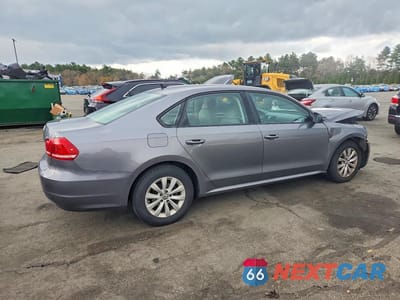 Trzecie zdjęcie samochodu z tyłu: 2012 VOLKSWAGEN PASSAT S VIN:1VWAH7A35CC085058 - miniatura