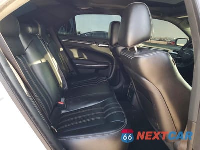 Zdjęcie 10 z 12 samochodu: 2022 CHRYSLER 300 S VIN:2C3CCABG0NH198817 - miniatura