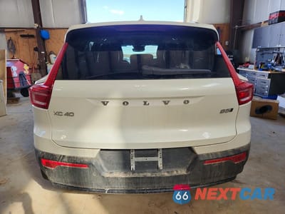Zdjęcie 6 z 12 samochodu: 2023 VOLVO XC40 PLUS VIN:YV4L12UW8P2096699 - miniatura