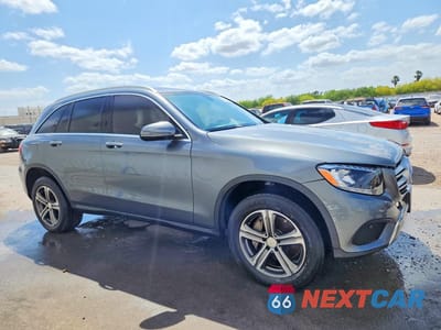 Czwarte zdjęcie samochodu z boku: 2017 MERCEDES-BENZ GLC 300 VIN:WDC0G4JB5HF131169 - miniatura