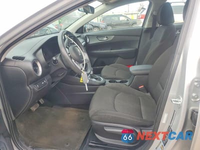 Zdjęcie 7 z 12 samochodu: 2021 KIA FORTE LXS VIN:3KPF24AD8ME333184 - miniatura