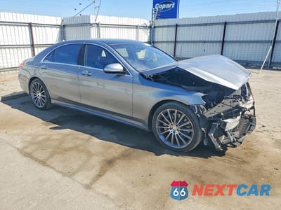 Czwarte zdjęcie samochodu z boku: 2015 MERCEDES-BENZ S 550 VIN:WDDUG8CB3FA131330 - miniatura