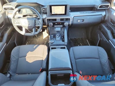 Zdjęcie 8 z 11 samochodu: 2026 TOYOTA TACOMA SR5 VIN:3TMLB5JNXTM210511 - miniatura