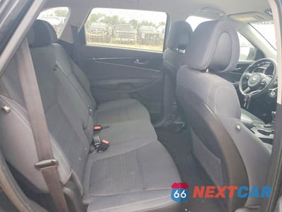 Zdjęcie 11 z 12 samochodu: 2016 KIA SORENTO LX VIN:5XYPG4A38GG139274 - miniatura