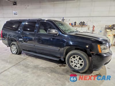 Czwarte zdjęcie samochodu z boku: 2007 CHEVROLET SUBURBAN K1500 VIN:3GNFK16337G111151 - miniatura