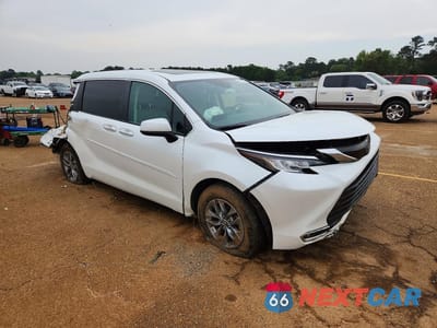 Czwarte zdjęcie samochodu z boku: 2022 TOYOTA SIENNA XLE VIN:5TDYSKFC3NS062183 - miniatura