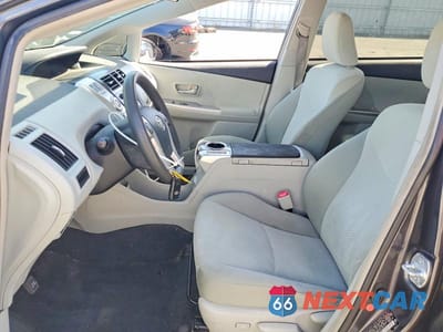 Zdjęcie 7 z 13 samochodu: 2014 TOYOTA PRIUS V TWO VIN:JTDZN3EUXEJ009747 - miniatura