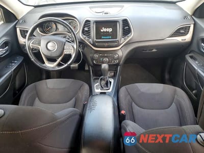 Zdjęcie 8 z 13 samochodu: 2016 JEEP CHEROKEE LATITUDE VIN:1C4PJLCB2GW168059 - miniatura