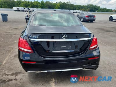 Zdjęcie 6 z 12 samochodu: 2019 MERCEDES-BENZ E 300 VIN:WDDZF4JB3KA543231 - miniatura