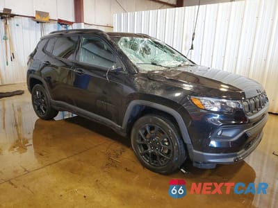 Czwarte zdjęcie samochodu z boku: 2022 JEEP COMPASS LATITUDE VIN:3C4NJDBB7NT167278 - miniatura