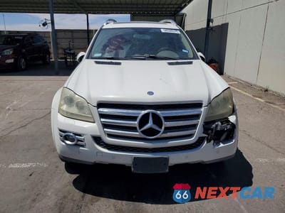 Piąte zdjęcie samochodu w środku: 2008 MERCEDES-BENZ GL 550 4MATIC VIN:4JGBF86E98A373354 - miniatura