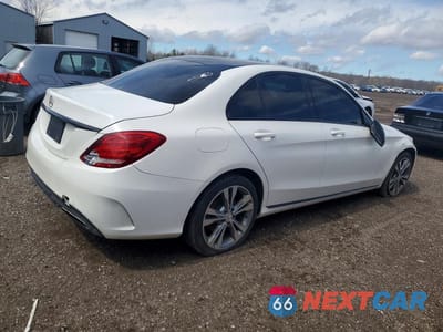 Trzecie zdjęcie samochodu z tyłu: 2015 MERCEDES-BENZ C 300 4MATIC VIN:55SWF4KB5FU010899 - miniatura