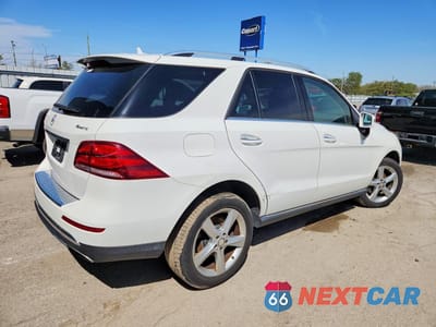 Trzecie zdjęcie samochodu z tyłu: 2017 MERCEDES-BENZ GLE 350 4MATIC VIN:4JGDA5HB5HA816544 - miniatura