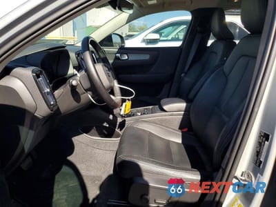 Zdjęcie 7 z 12 samochodu: 2024 VOLVO XC40 CORE VIN:YV4L12UK5R2284872 - miniatura