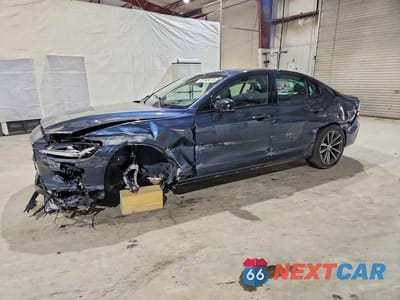 2022 VOLVO S60 B5 MOMENTUM 7JRL12TZ5NG155207 - główne zdjęcie licytacji z USA - miniatura