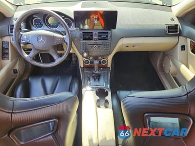 Zdjęcie 8 z 12 samochodu: 2010 MERCEDES-BENZ C 300 VIN:WDDGF5EB9AR113730 - miniatura