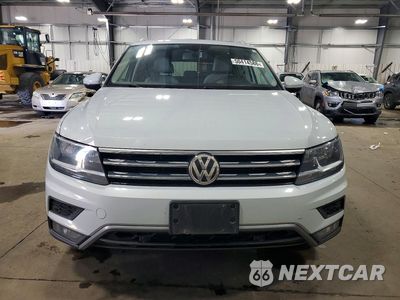 Piąte zdjęcie samochodu w środku: 2019 VOLKSWAGEN TIGUAN SE VIN:3VV2B7AX7KM020920 - miniatura