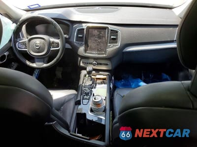 Zdjęcie 8 z 13 samochodu: 2021 VOLVO XC90 T5 MOMENTUM VIN:YV4102CK2M1709748 - miniatura