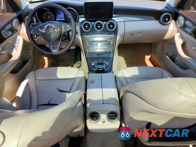 Zdjęcie 8 z 12 samochodu: 2015 MERCEDES-BENZ C 300 4MATIC VIN:55SWF4KB8FU024831 - miniatura