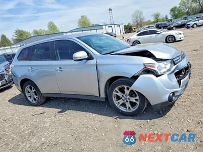 Czwarte zdjęcie samochodu z boku: 2014 MITSUBISHI OUTLANDER SE VIN:JA4AD3A33EZ013180 - miniatura