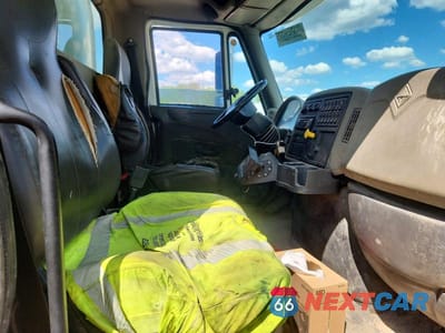 Piąte zdjęcie samochodu w środku: 2017 INTERNATIONAL 4400 UTILITY / SERVICE TRUCK VIN:1HTMKSTN7HH722256 - miniatura