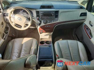 Zdjęcie 8 z 13 samochodu: 2014 TOYOTA SIENNA XLE 8-PASSENGER VIN:5TDYK3DC9ES490056 - miniatura