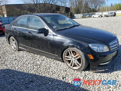 Czwarte zdjęcie samochodu z boku: 2011 MERCEDES-BENZ C 300 4MATIC VIN:WDDGF8BB3BR136086 - miniatura