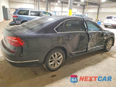 Trzecie zdjęcie samochodu z tyłu: 2017 VOLKSWAGEN PASSAT S VIN:1VWAT7A33HC015810 - miniatura